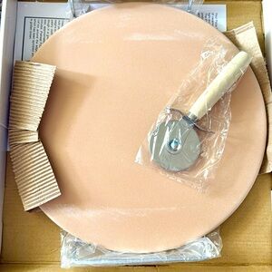 Round Tan Pizza Stone with Cutter